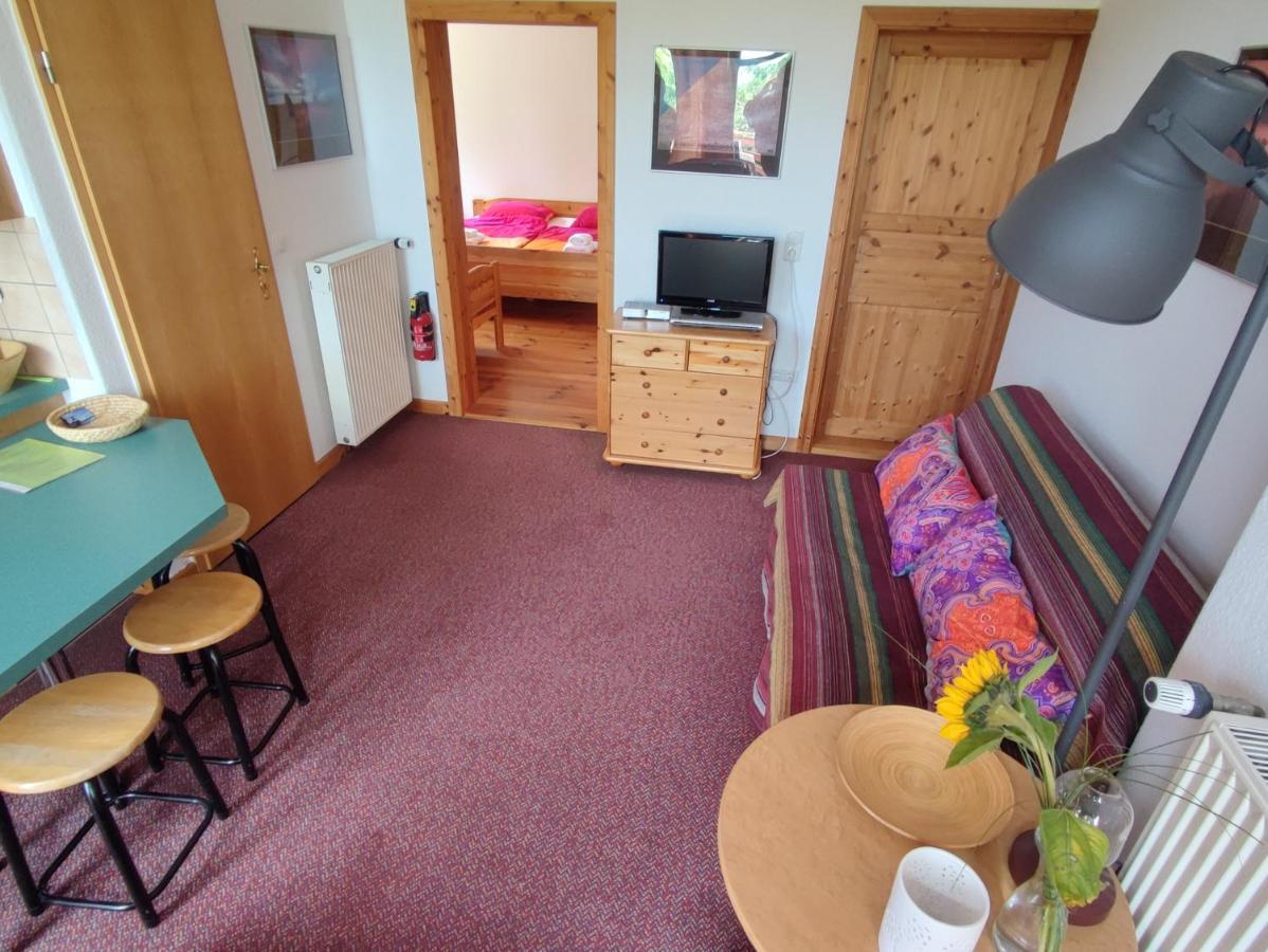 Five Oaks - Rote Wohnung Hohenkirchen  Экстерьер фото