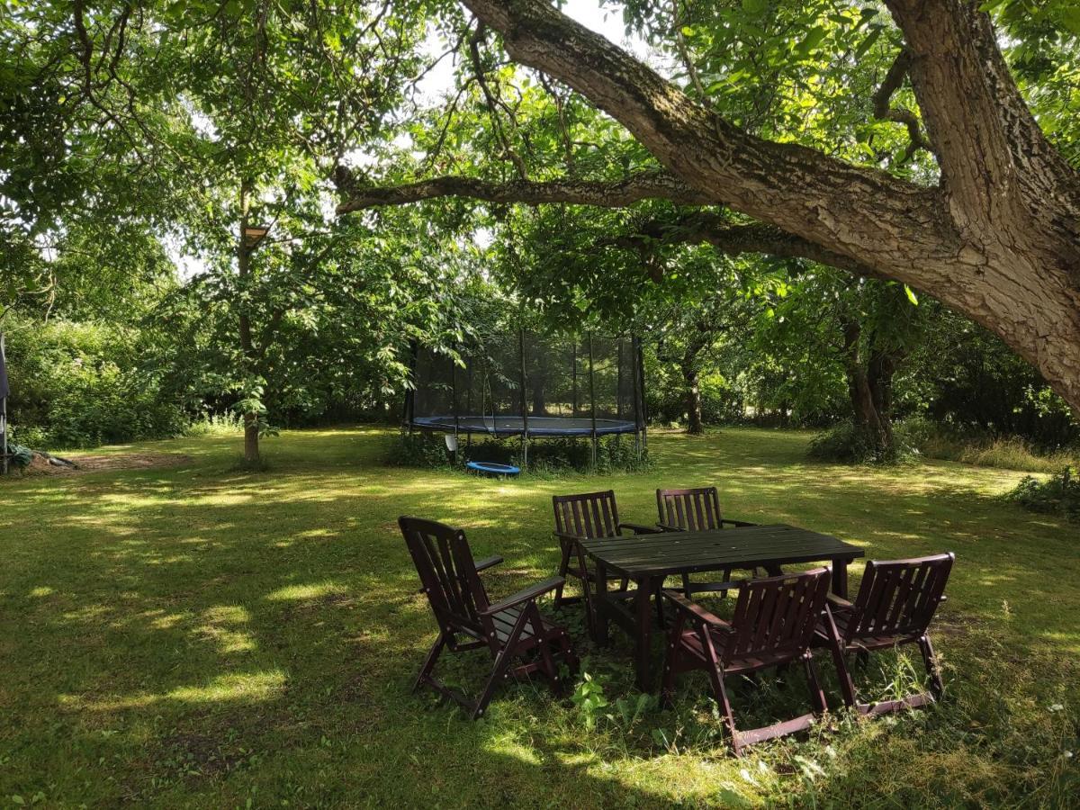 Five Oaks - Rote Wohnung Hohenkirchen  Экстерьер фото